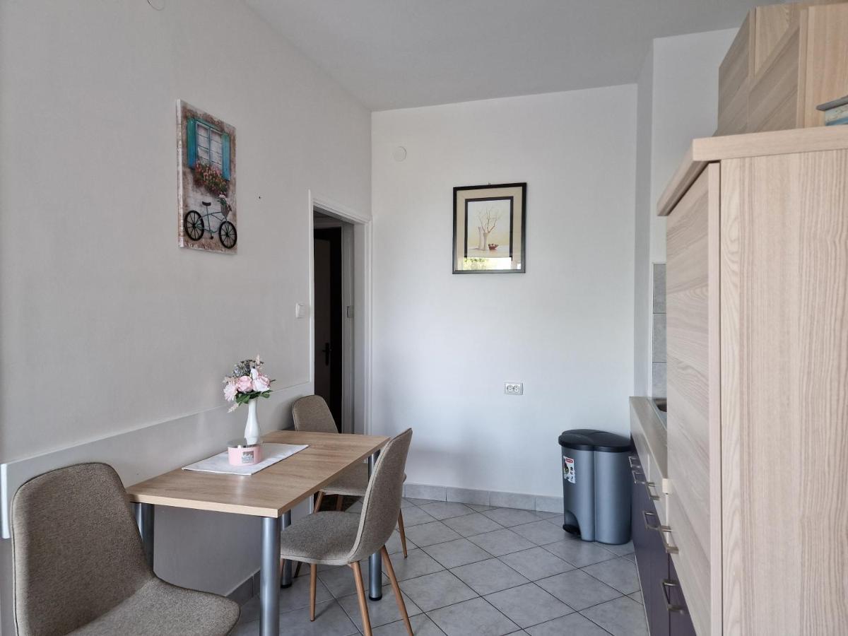 Apartment Sostaric Vrh  Exteriör bild